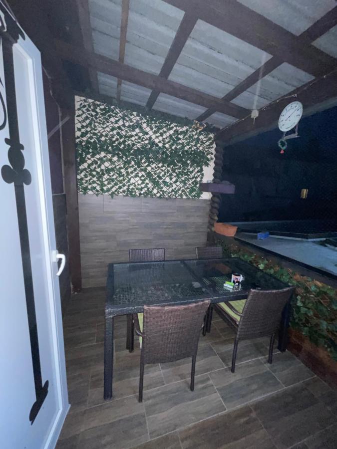 Hostel Lovely Rooms, City Center, Shared Bathroom, Windows To Corridor Villach Exteriör bild