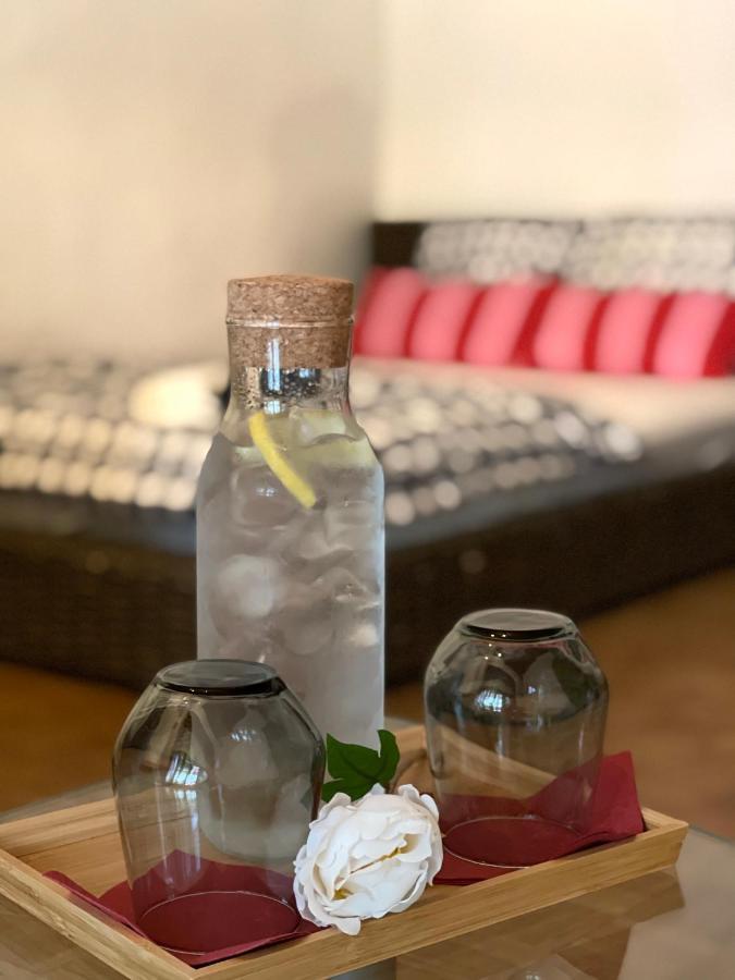 Hostel Lovely Rooms, City Center, Shared Bathroom, Windows To Corridor Villach Exteriör bild