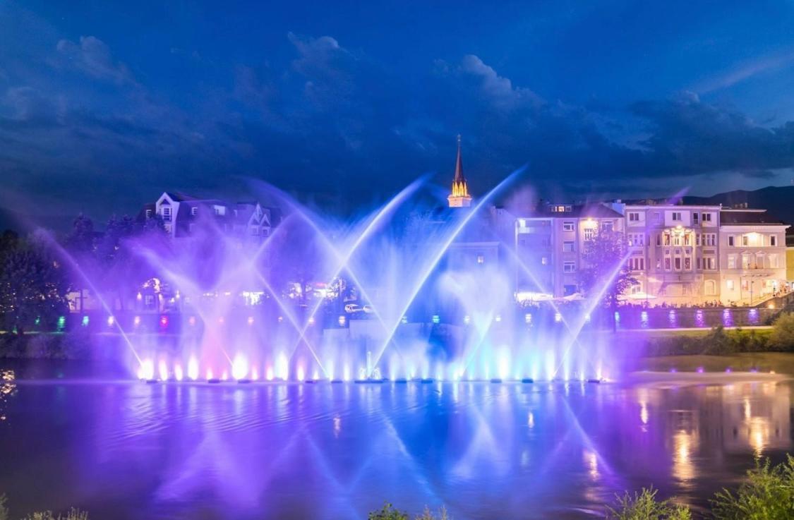 Hostel Lovely Rooms, City Center, Shared Bathroom, Windows To Corridor Villach Exteriör bild