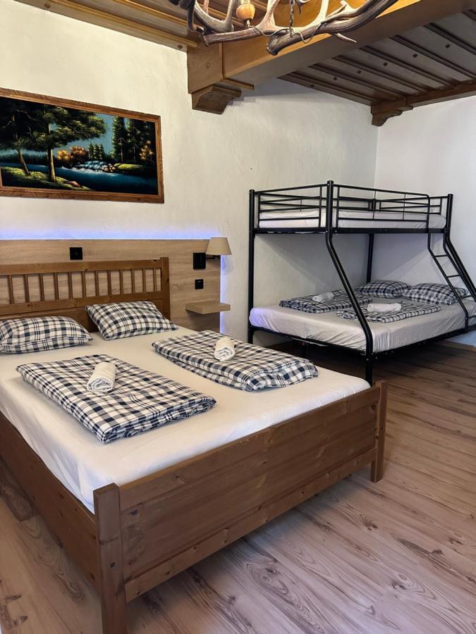 Hostel Lovely Rooms, City Center, Shared Bathroom, Windows To Corridor Villach Exteriör bild