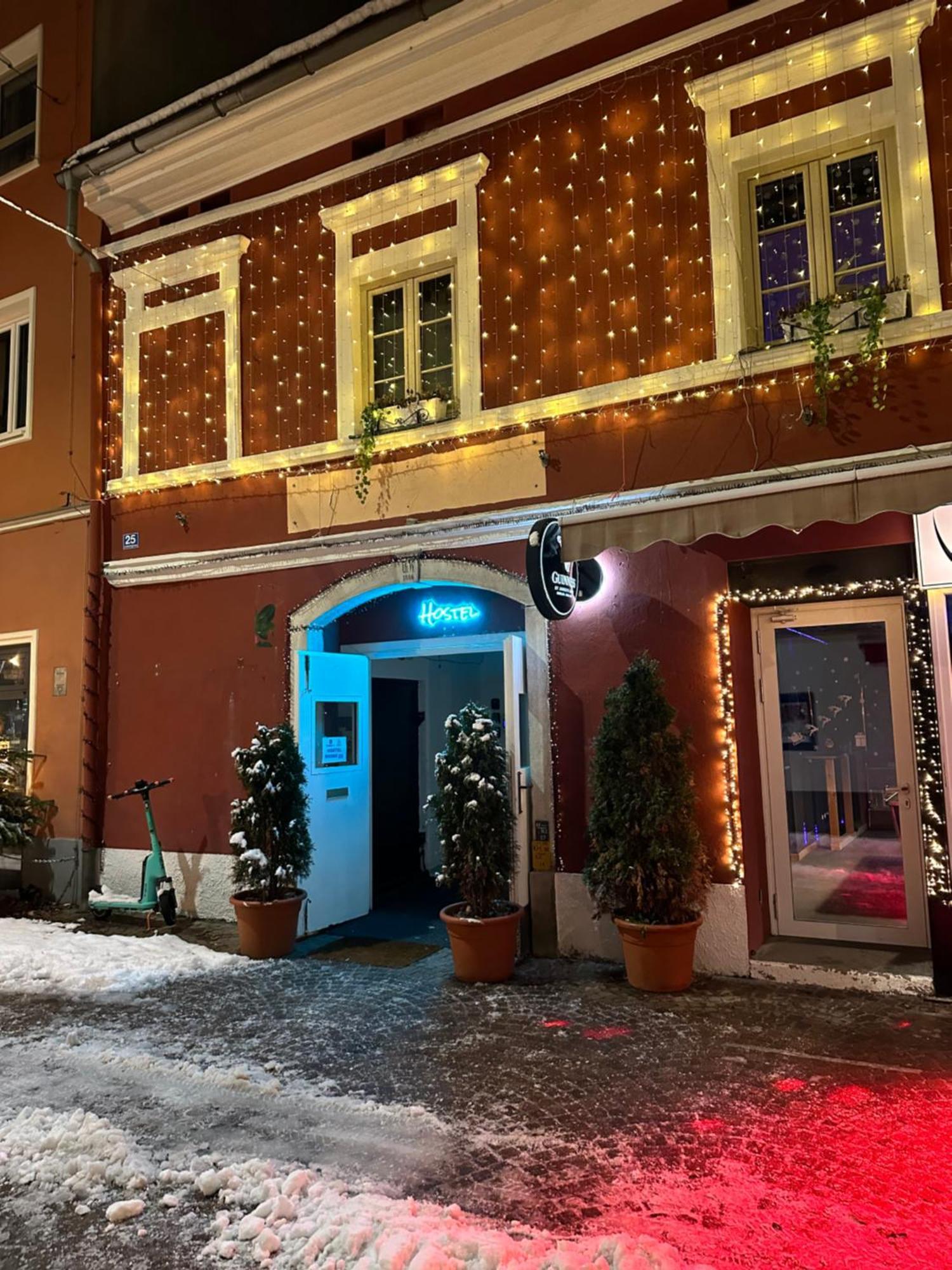 Hostel Lovely Rooms, City Center, Shared Bathroom, Windows To Corridor Villach Exteriör bild